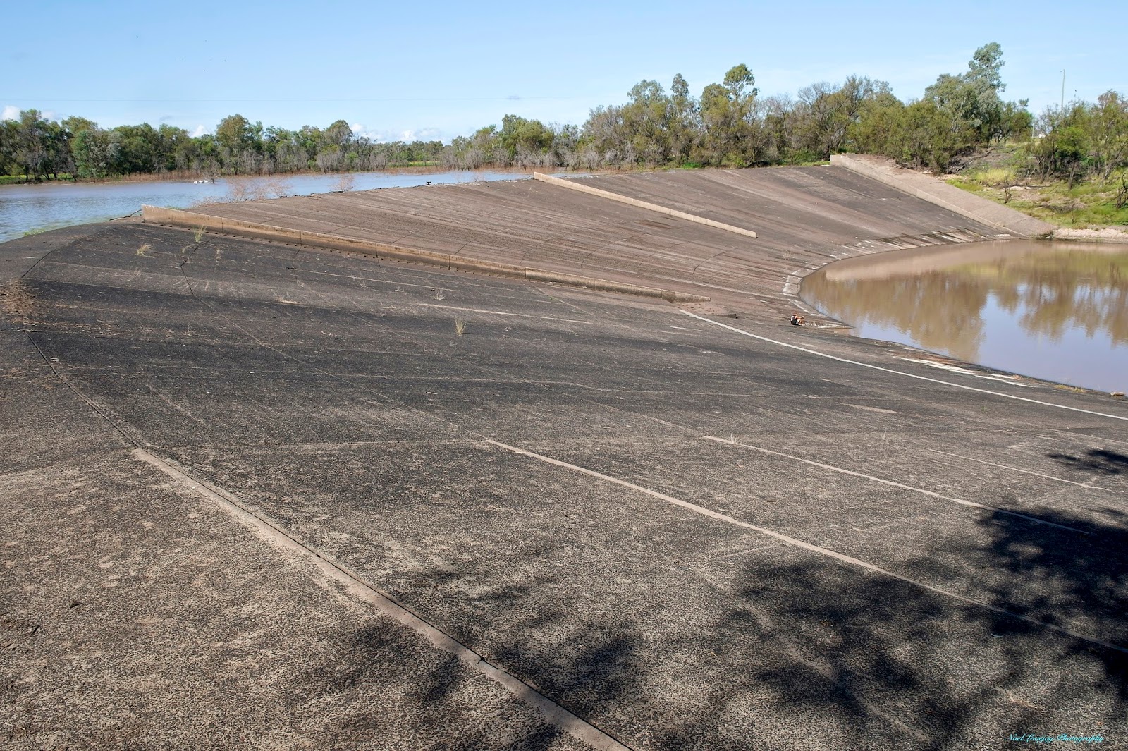 Can Go Around Australia Meandarra and Chinchilla Weir, Queensland.