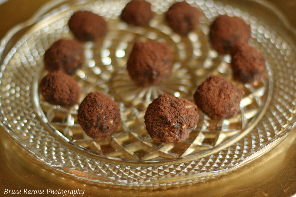 Bruce's Kitchen Delicious, EasyToMake No Bake Brownies aka "Date Nut