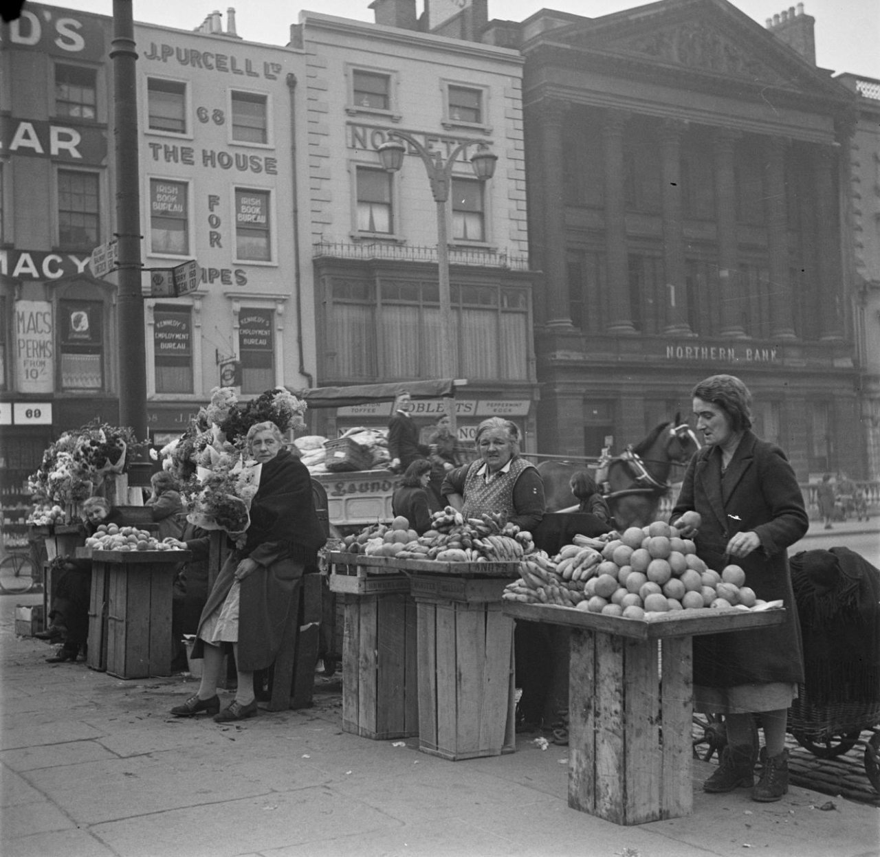 Fadó Fadó Irish Memory Old Dublin Photographs (1946)