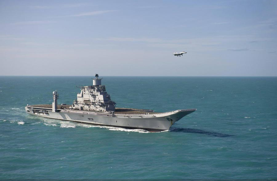 http://1.bp.blogspot.com/-DqatwolBtJI/Ueco64hMtmI/AAAAAAAAa94/m2E0yLg8kXY/s1600/INS+Vikramaditya+aircraft+carrier+Admiral+Gorshkov+Indian+Navy+STOBAR+MiG-29K+and+Sea+Harrier+ski-jump+Ka-28+ASW+Ka-31+helicopters+AEW+HAL+Tejas+lca-n+fighter+jet+Kiev+class+Bharat+Military+Review+operational+delivered+handed+%25284%2529.jpg