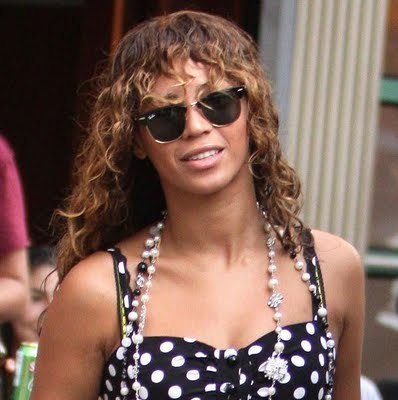 Beyoncé > Apariciones en público <Candids> [II] - Página 2 Beyonce+bad+hair+day
