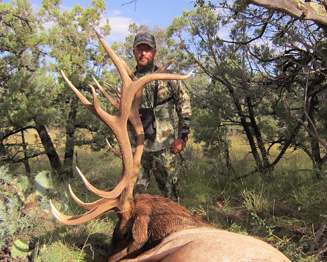 Todd Brooks Arizona Archery Elk Picture with Colburn and Scott Outfitters