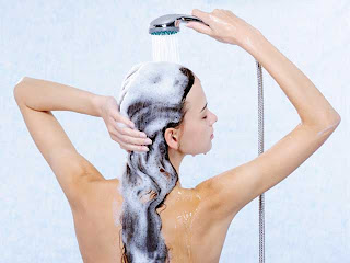 Confira dicas para lavar corretamente os cabelos deixando-os lindos e saudáveis