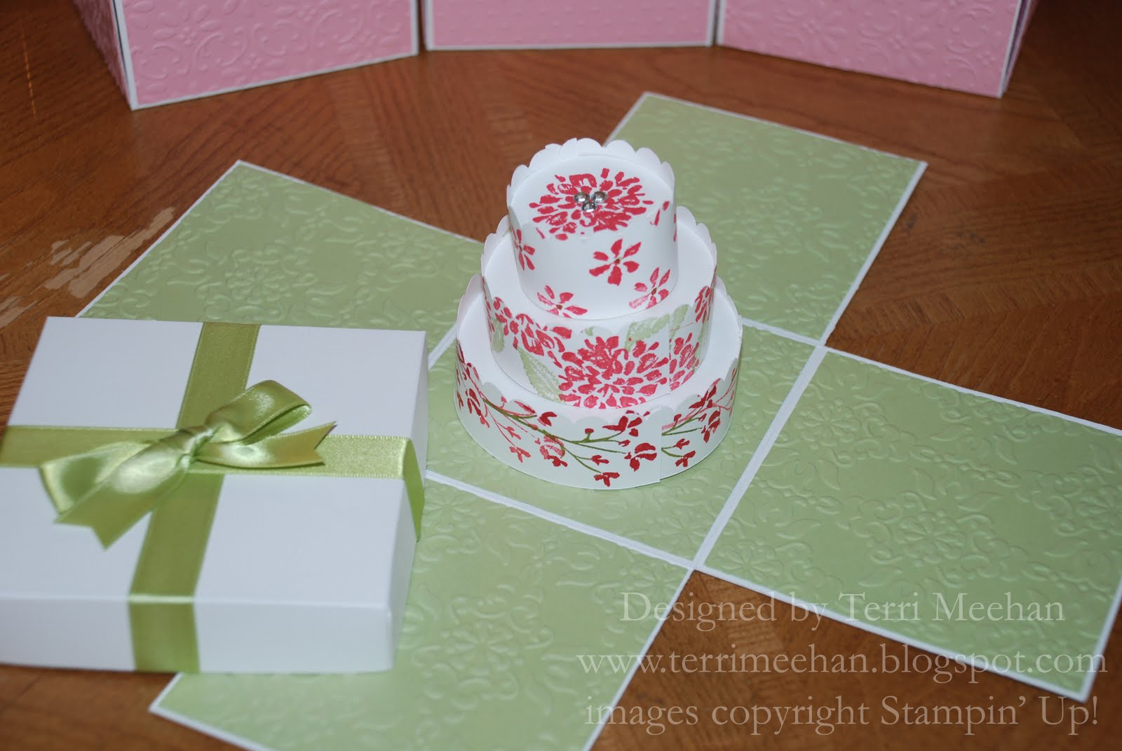 Scrappy Mee Studio Explosion Box w/ Cake