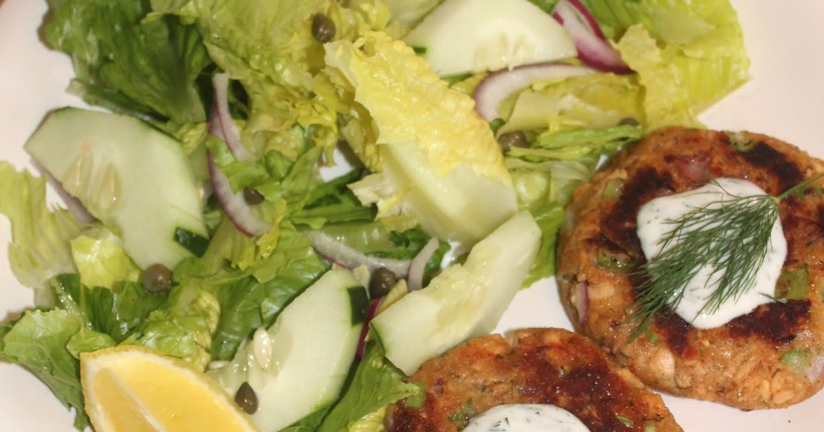 Savory Moments Salmon patties with lemondill sauce