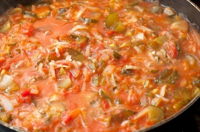 Солянка сборная мясная классическая с картошкой и грибами рецепт Солянка сборная мясная классическая с картошкой и грибами рецепт