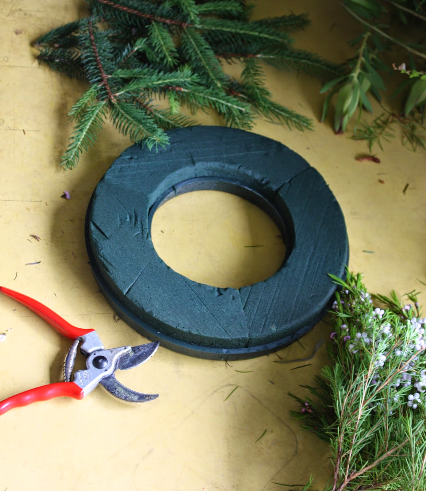 Swallows Nest Farm How to Make a Fresh Native Christmas Wreath