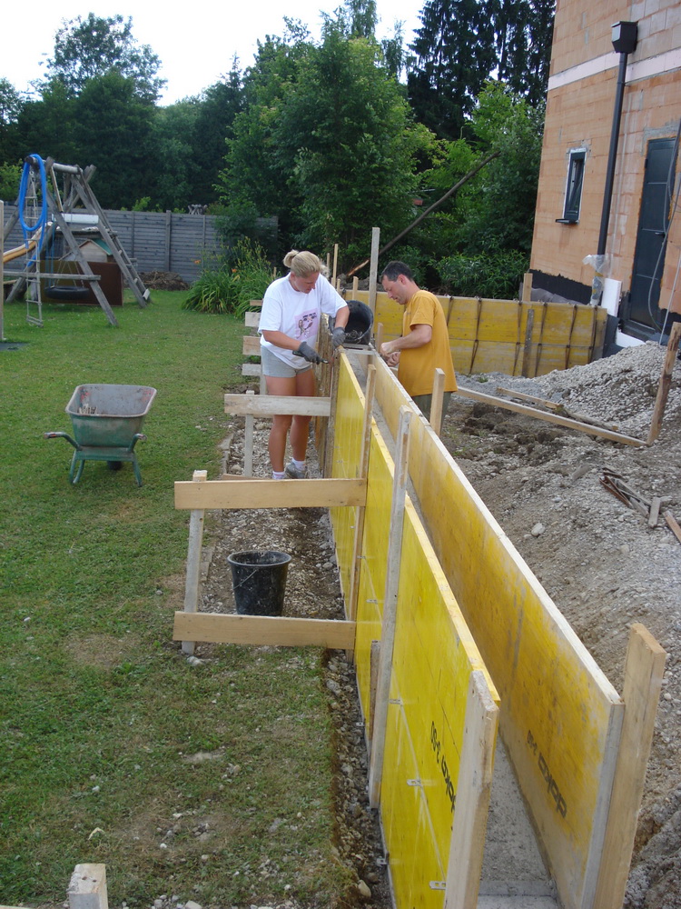 Was tut sich auf Malzers Baustelle? Sonntags Gartenmauer