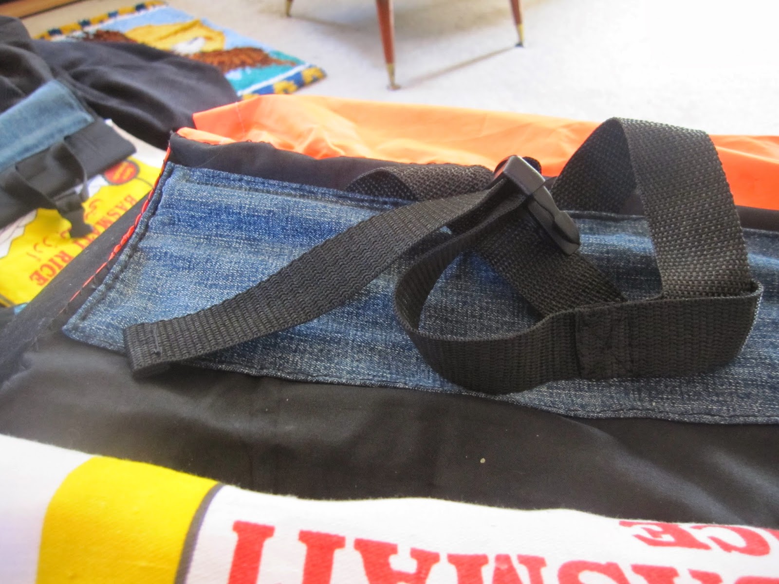 Little notes from Heather and Martin DIY sleeping mat/pad chair kit