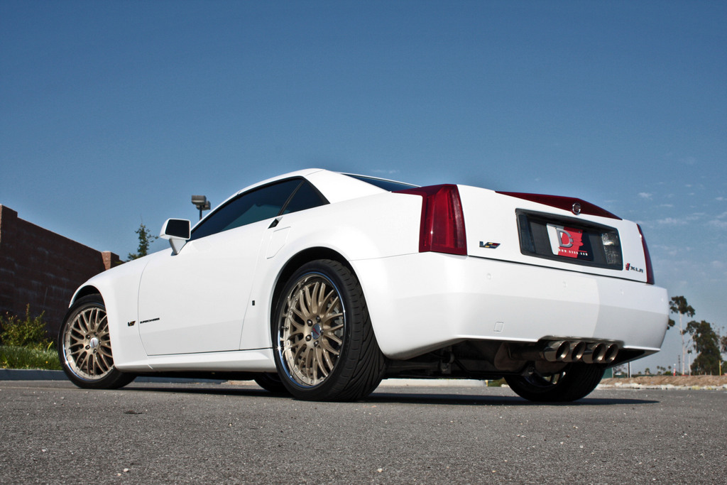 FAB WHEELS DIGEST (F.W.D.) Cadillac XLRV (200609)