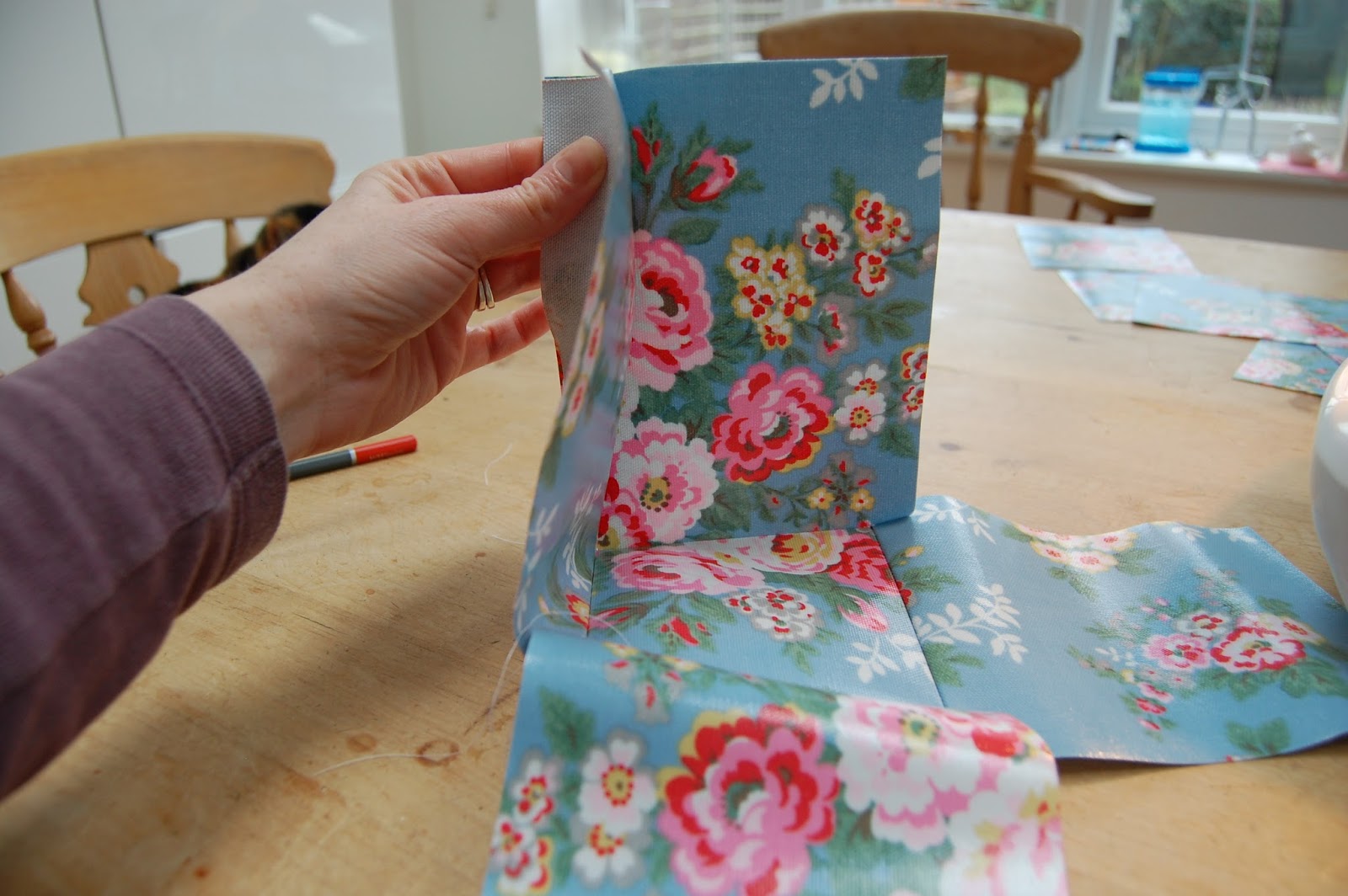 CRAFTY RED Oil Cloth box tutorial