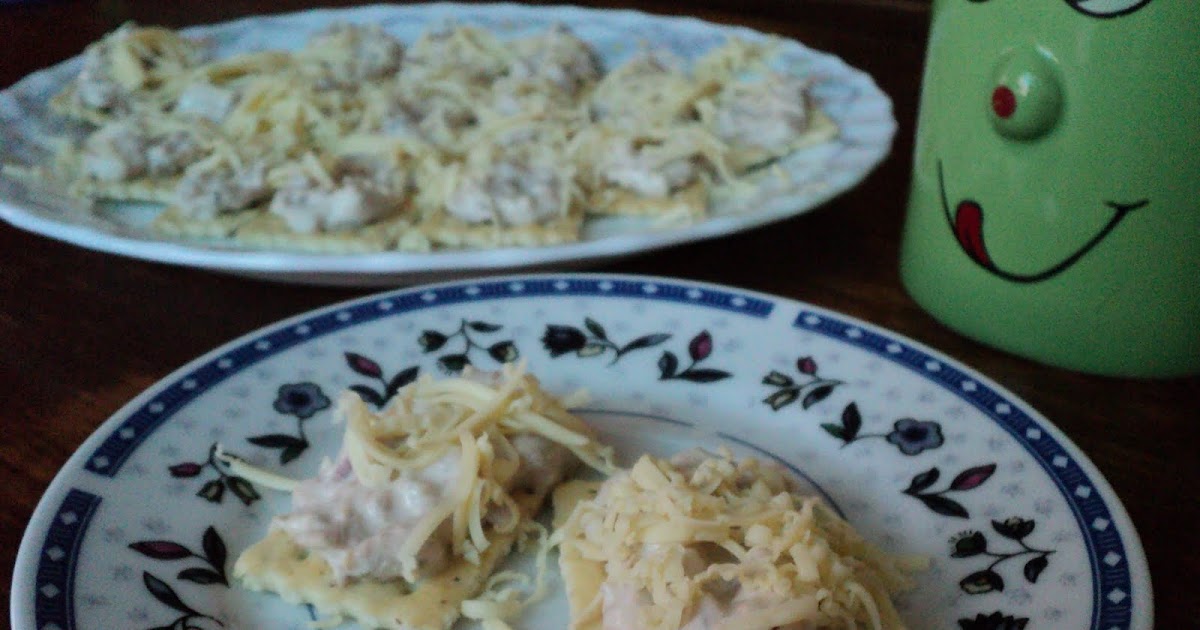 Personal Cook Files Tuna On Crackers