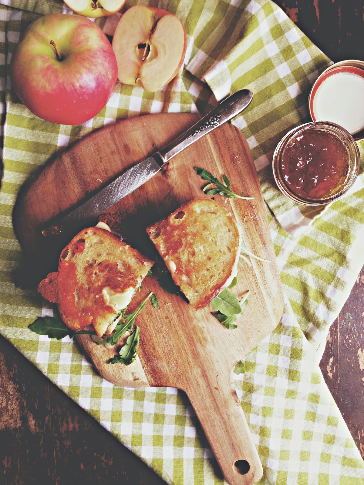 sweetsugarbean Grilled Cheese with Apples, Arugula & Fig Jam