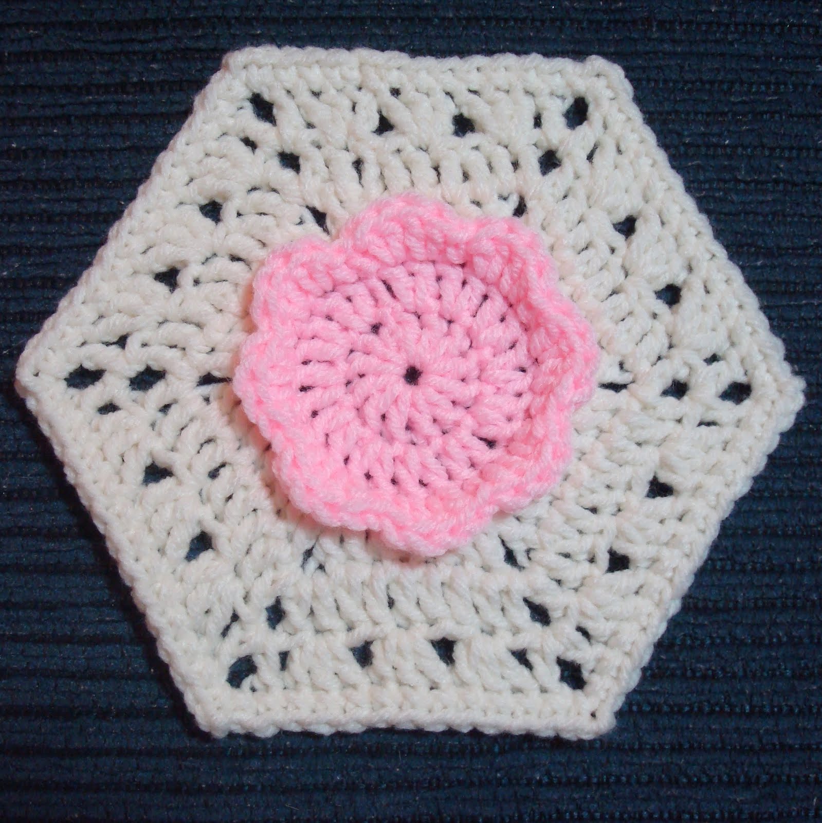 Dly's Hooks and Yarns flower hexagon