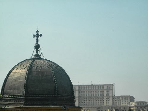 Patriarhia vedere spre Palatul Parlamentului