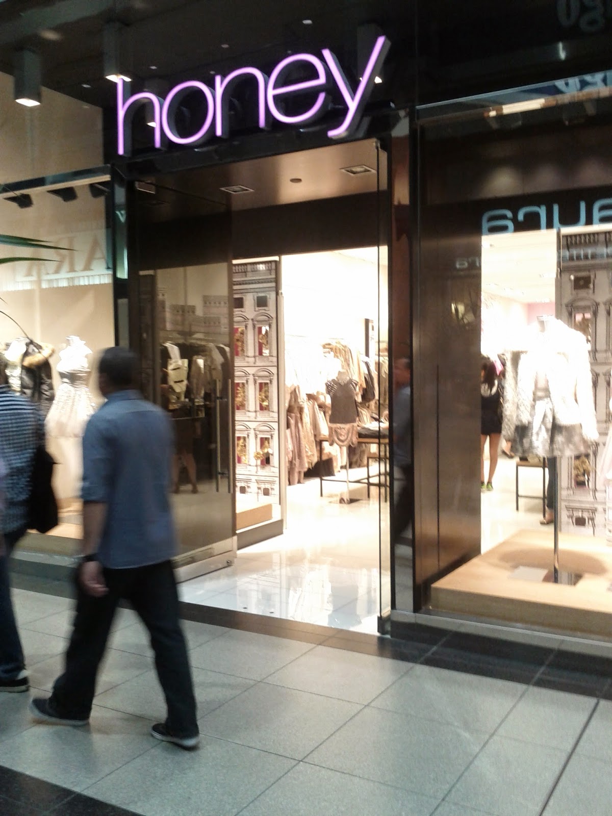 Toronto things Honey store at Toronto Eaton Centre