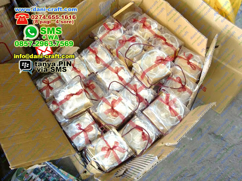 Souvenir Mangkok Bola Separuh Souvenir Mangkok Bola Separuh