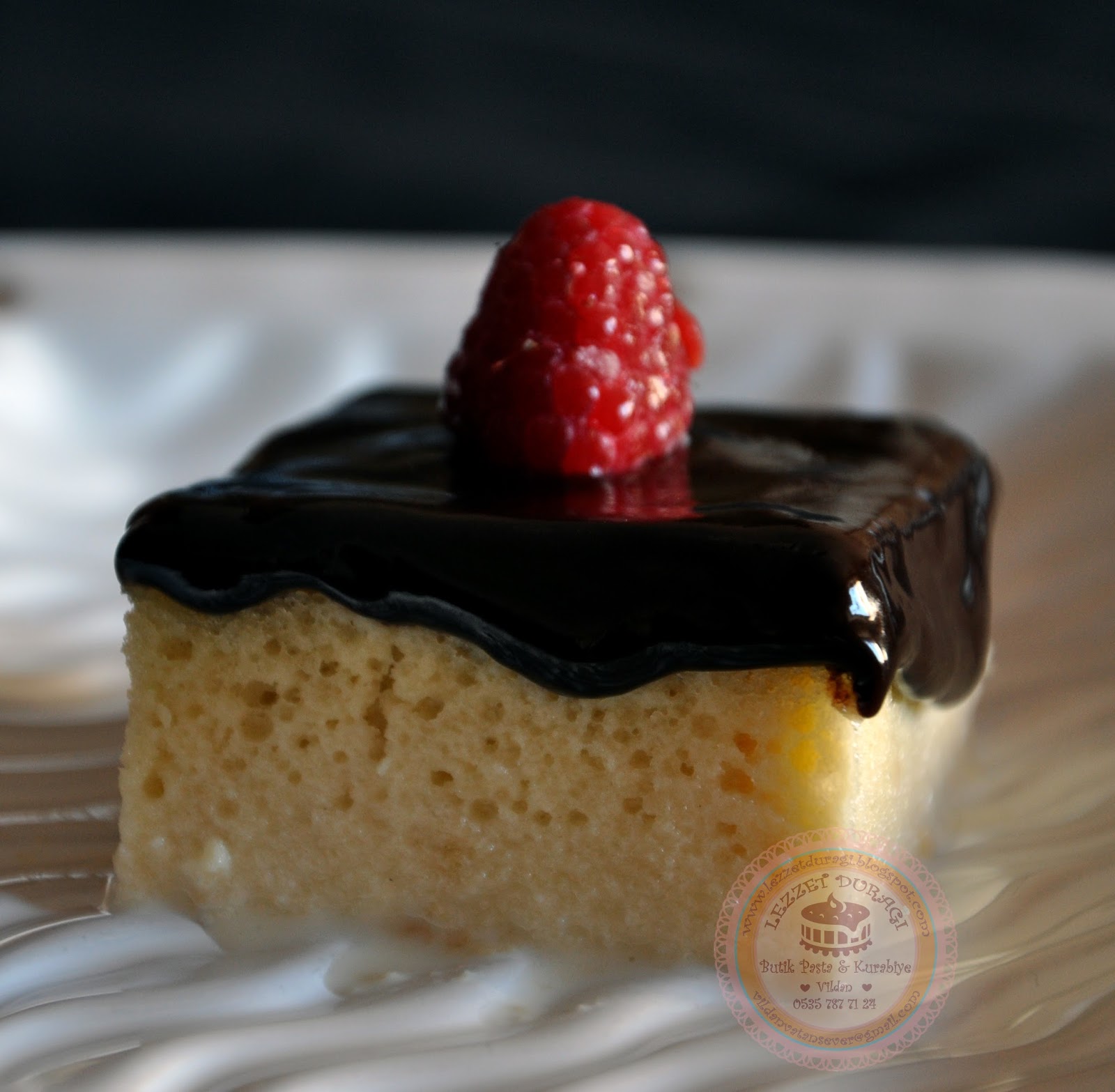 Lezzet Duragi Çikolata Soslu Trileçe