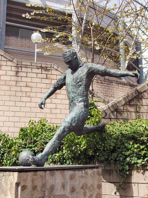 Photographs Of Newcastle Jackie Milburn Statue