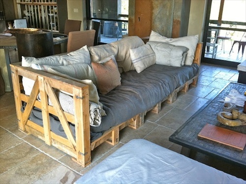 Modern And Comfortable White Pallet Couch Modern And Comfortable White Pallet Couch
