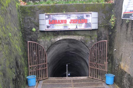 Kumpulan Tips: Wisata Sejarah Lubang Jepang