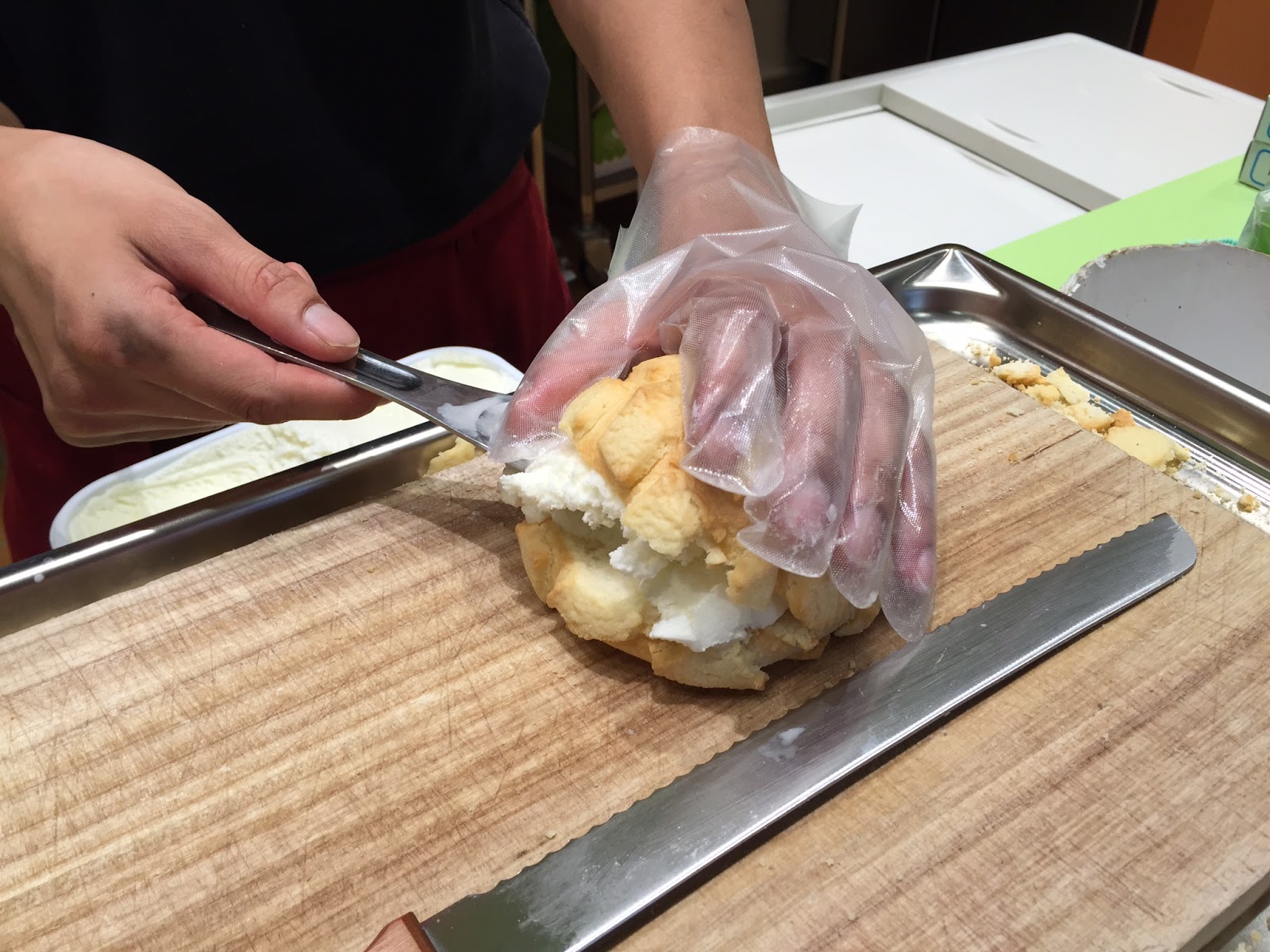 World's Second Best OvenFresh Melon Pan Ice / 世界で2番めにおいしい焼きたてメロンパンアイス