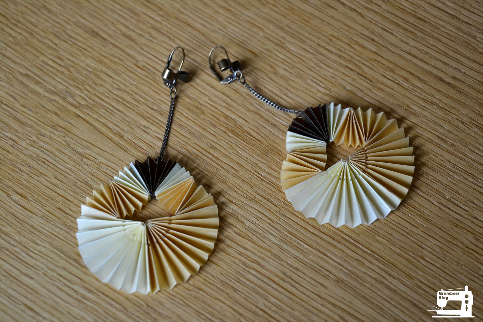 Boucle d'oreilles papier