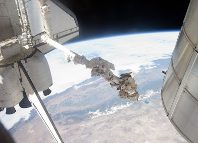 Canadarm+space