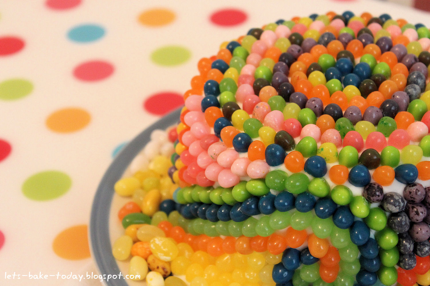 Let's bake today! Jelly Beans Cake!