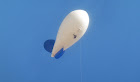 Dirigible sobre el Pº de la Dirección