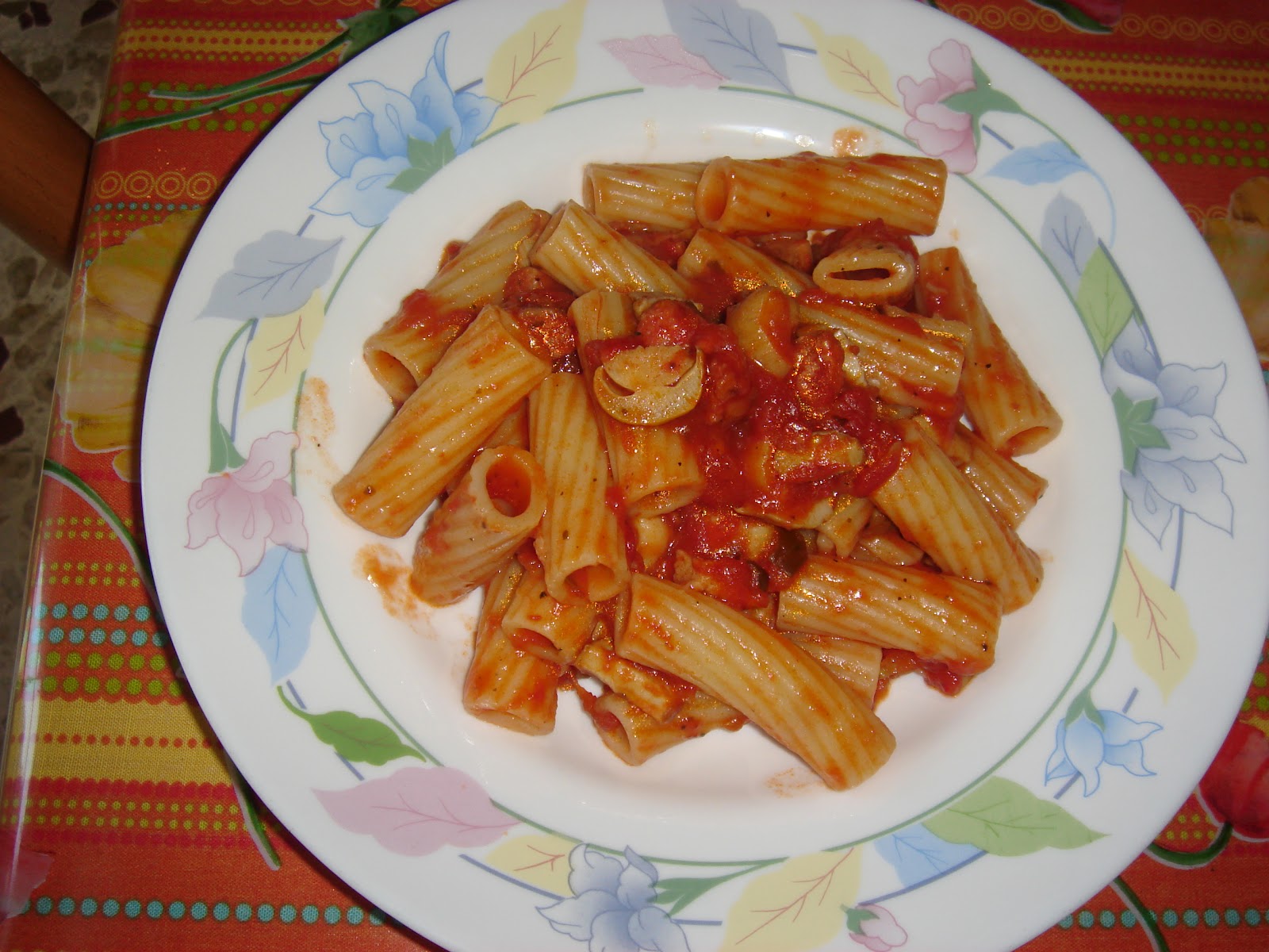 A casa di Chellina Rigatoni con salsiccia e funghi porcini