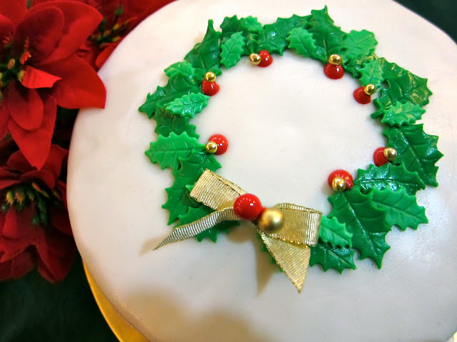 Foodmanna: A Traditional Christmas Fruitcake, Part Two: Making it pretty