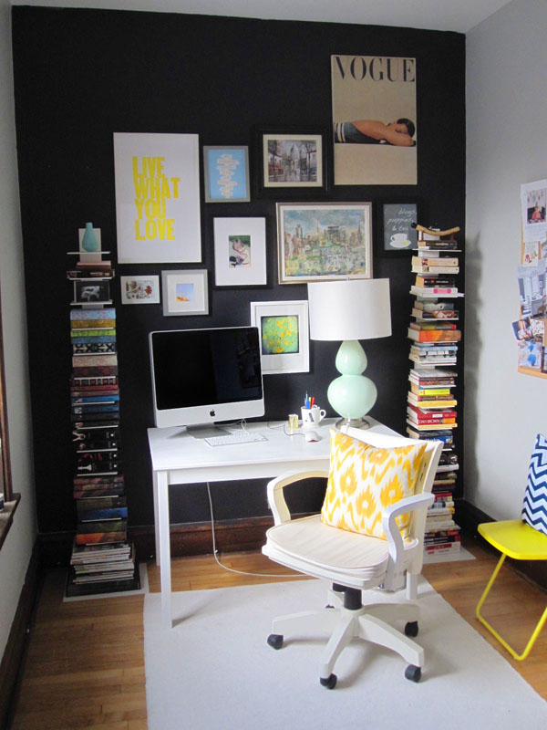 BLACK WALL INTERIORS FOR A MODERN HOME OFFICE