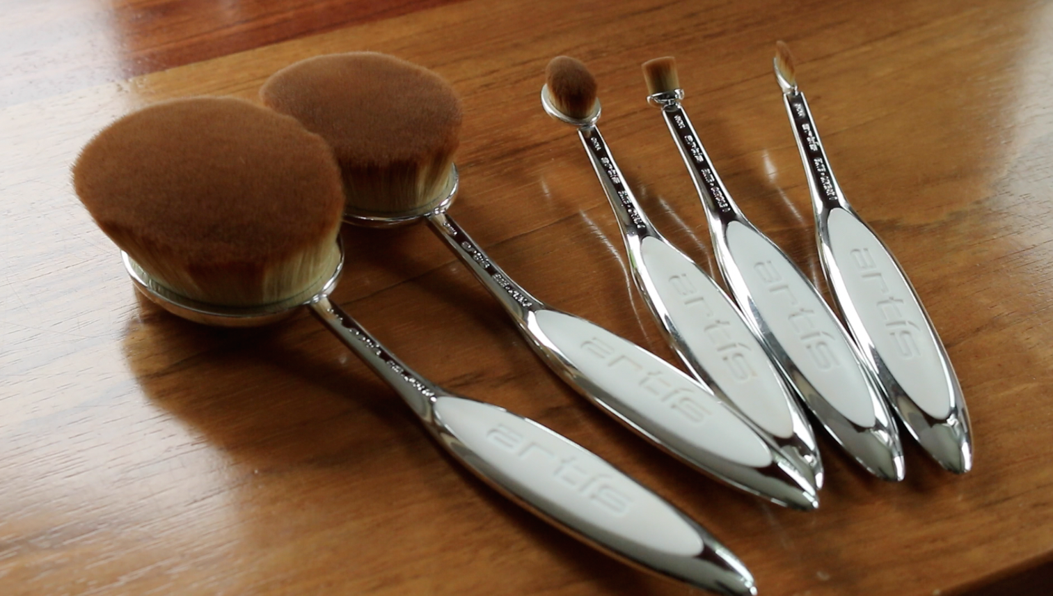 artis brushes lip lining contouring concealer eyeliner nose cleaning application around