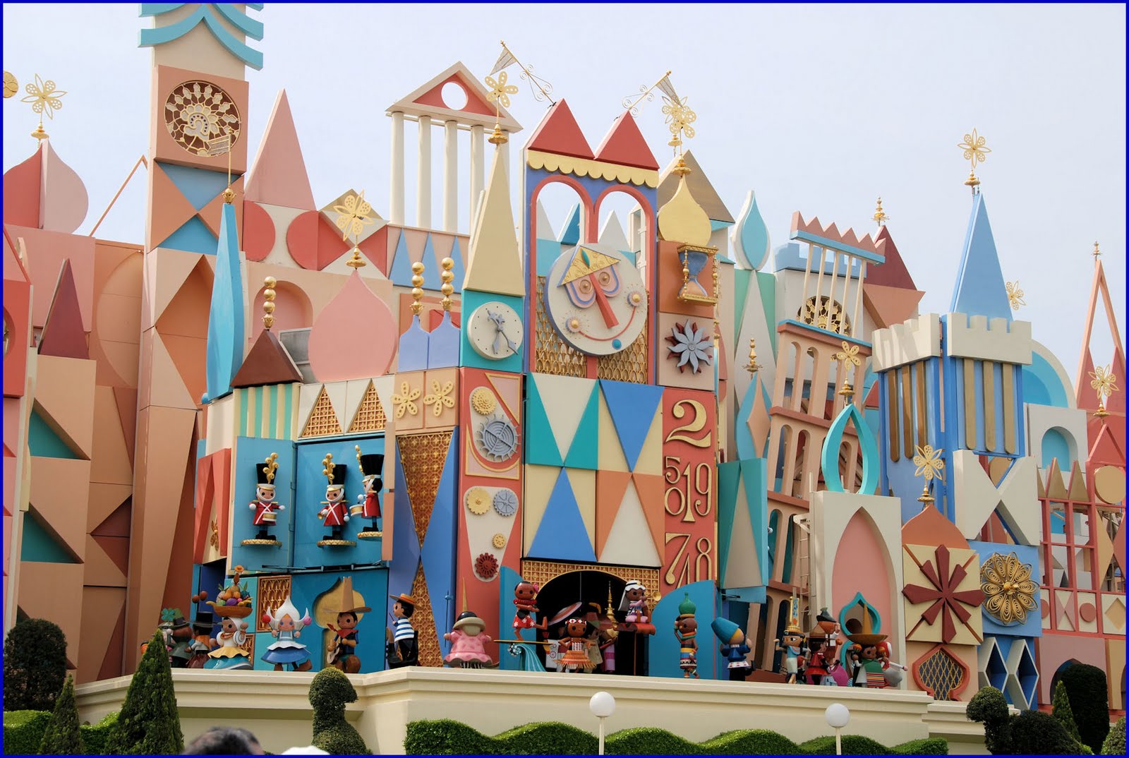 DF'82 It's A Small Japanese World