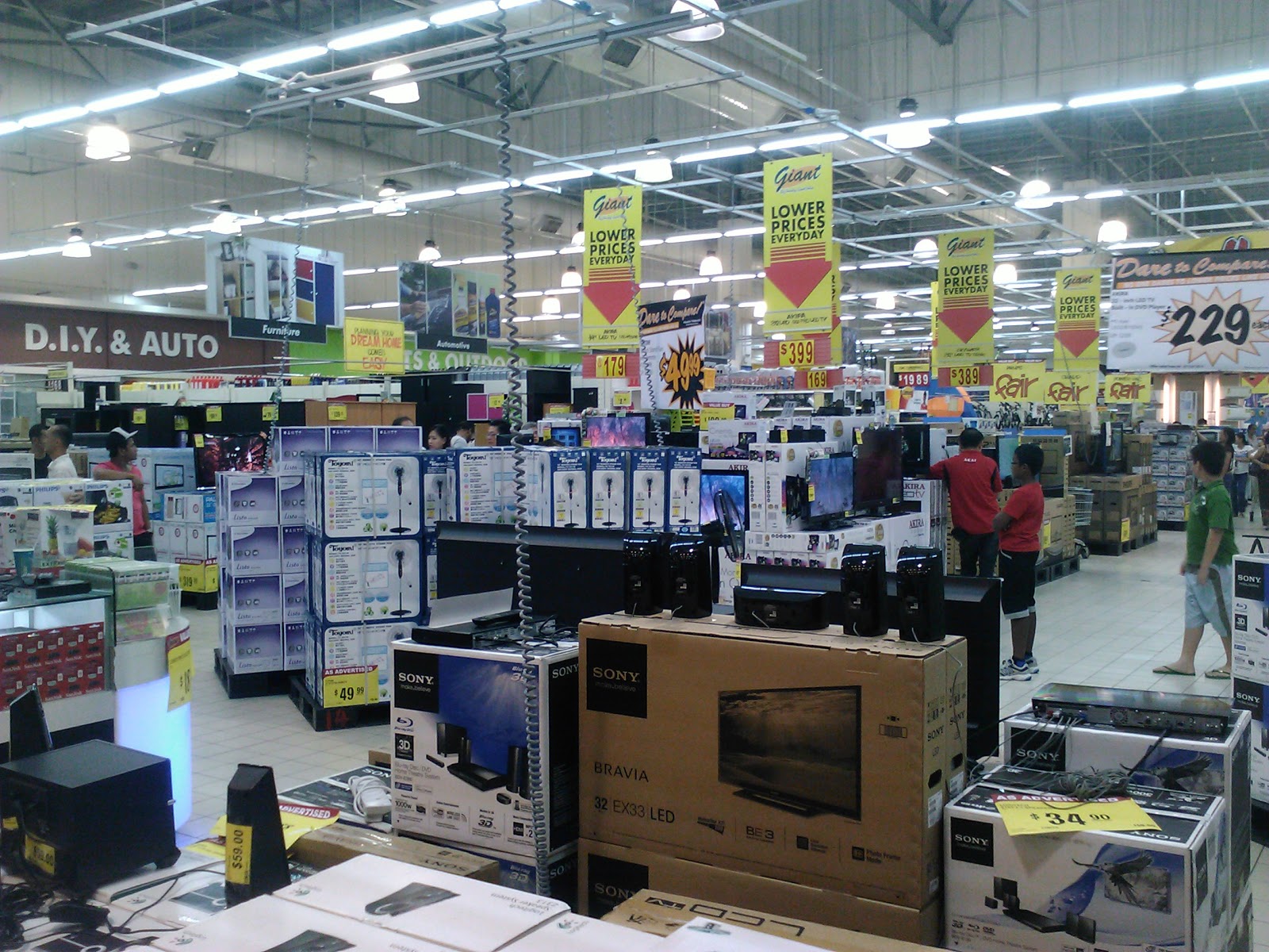 Frenzeelo Big Box Mania at Tampines Retail Park