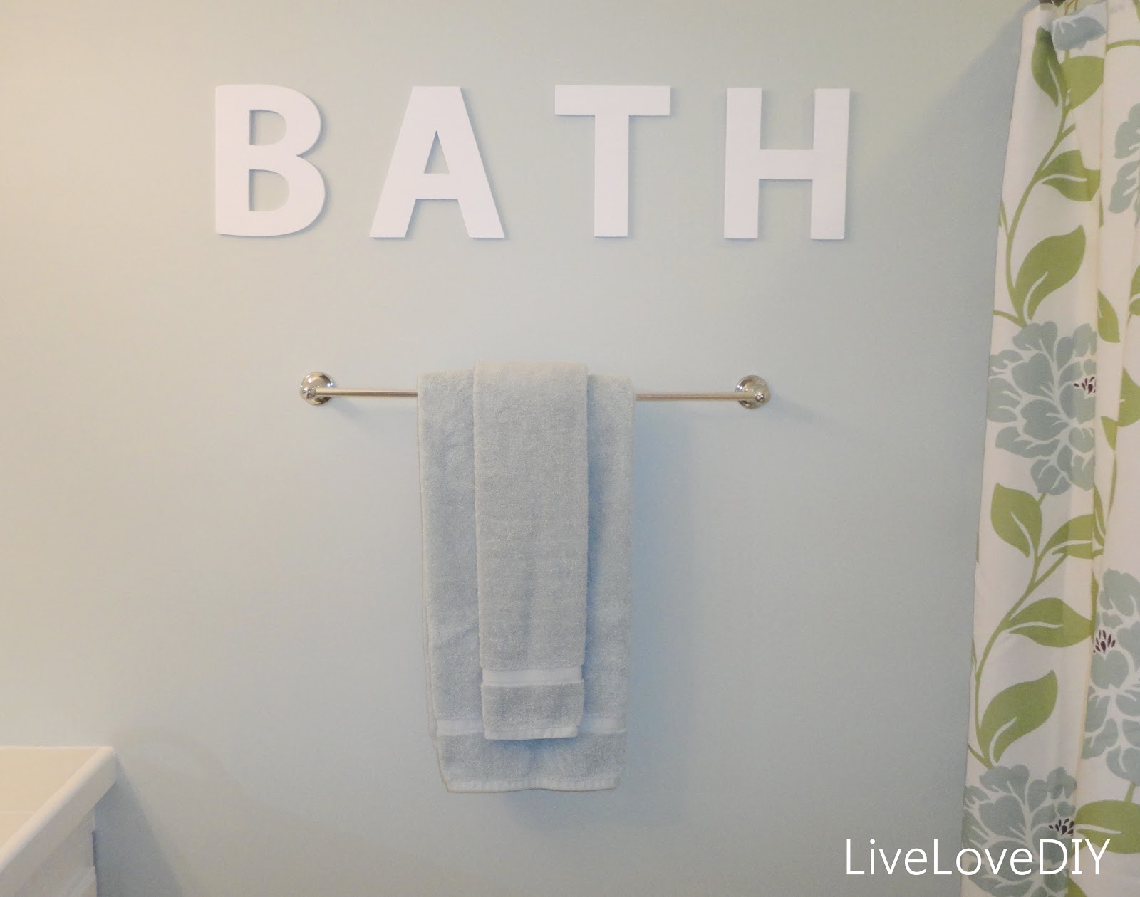 LiveLoveDIY: Easy DIY Ideas for Updating Your Bathroom!