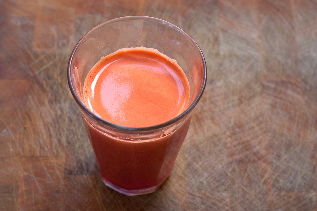 raw pomegranate-apple-carrot juice