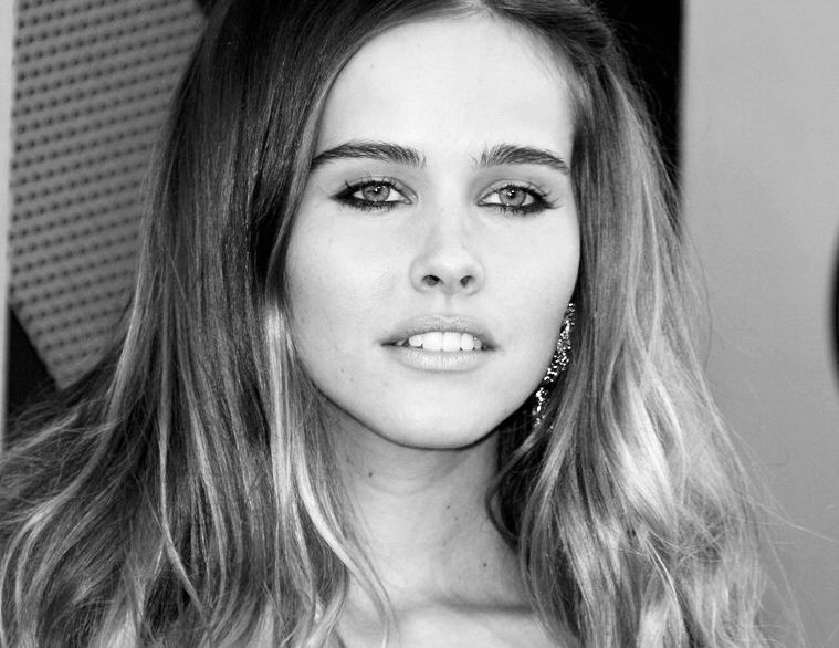 Gold Fashion On My Mind Streetstyle Isabel Lucas