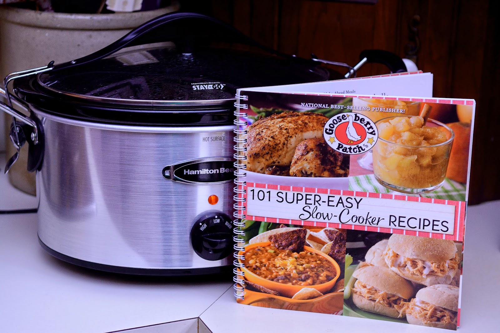 Go-To Recipes for a 13x9 Pan - (Keep It Simple) by Gooseberry Patch  (Paperback)
