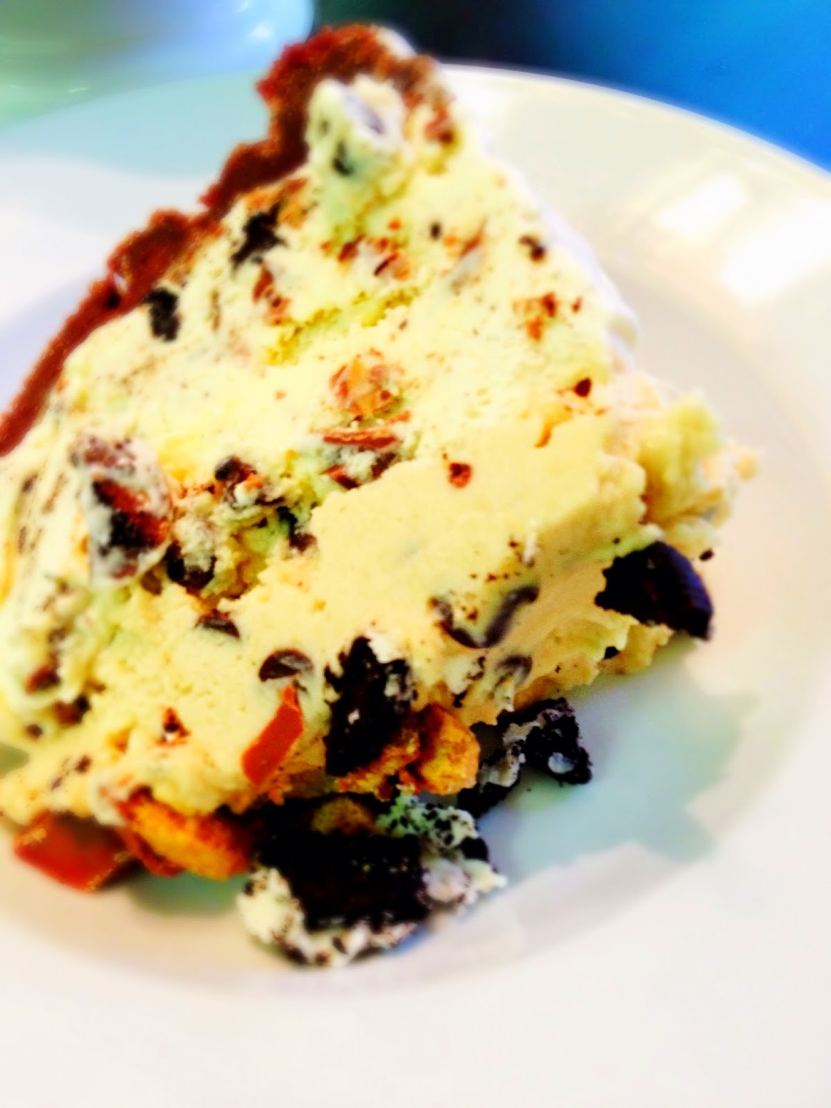 Reeses Peanut Butter Brownie Oreo Ice Cream Cake! The Style Sisters