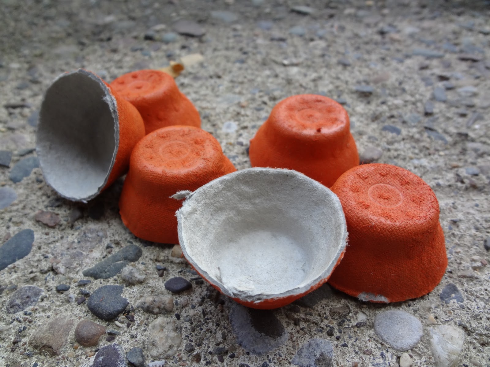 ID Mommy Fun Fall Projects Egg Carton Pumpkins!