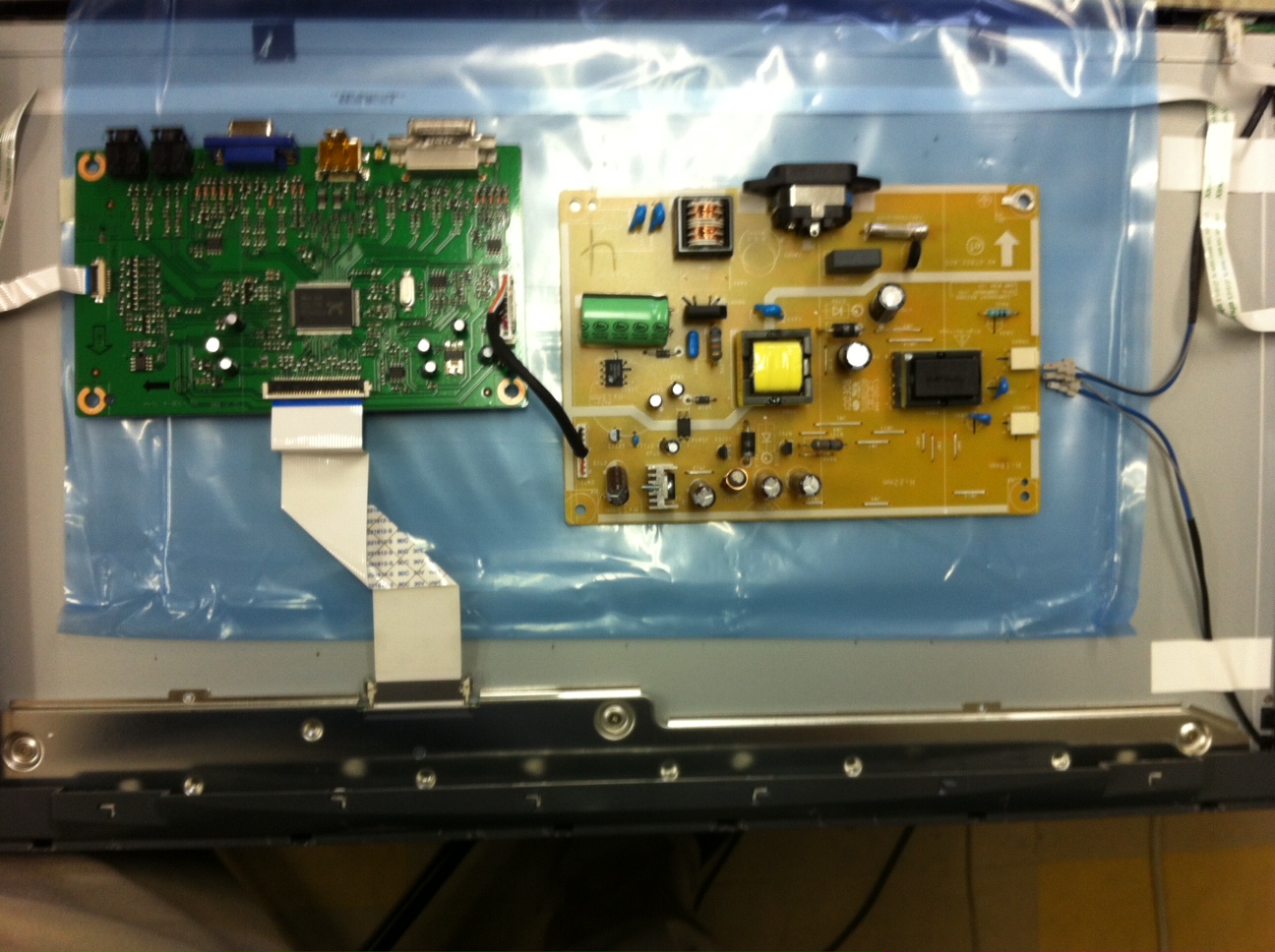 ２２インチワイド液晶モニタの修理 都城市 パソコン修理のデジサポート