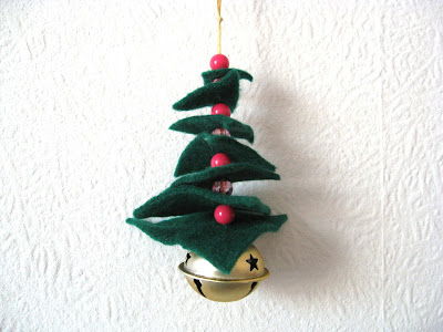 fieltro - ~Mini arbol de Fieltro~ Felt+and+Bead+Christmas+Tree+Decoration+035