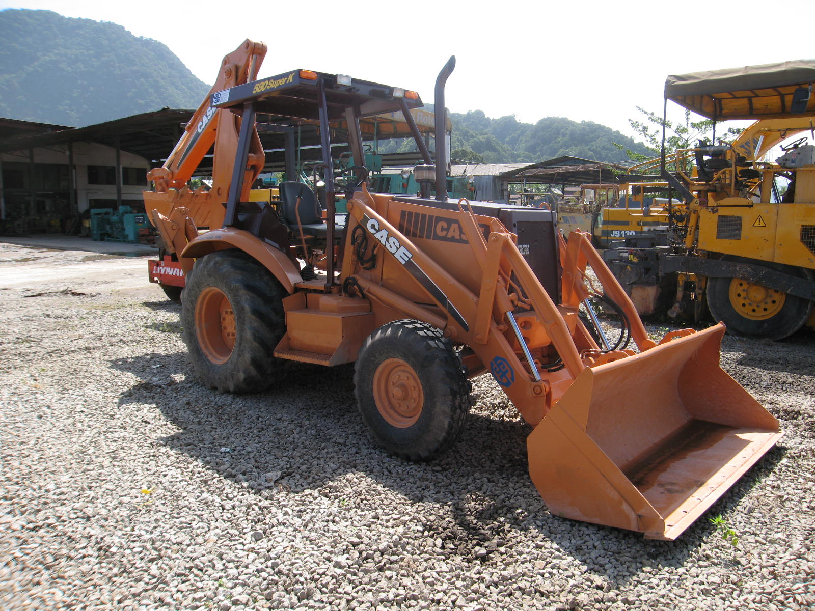 SOON SENG LEE HEAVY EQUIPMENT PLT Case 580 Super K Backhoe Loader