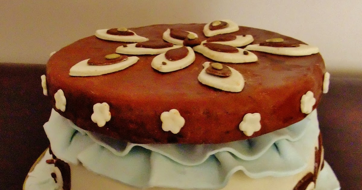 İpek Butik Pasta ,Çikolata ve Kurabiye hediye paketi pastası {gift box