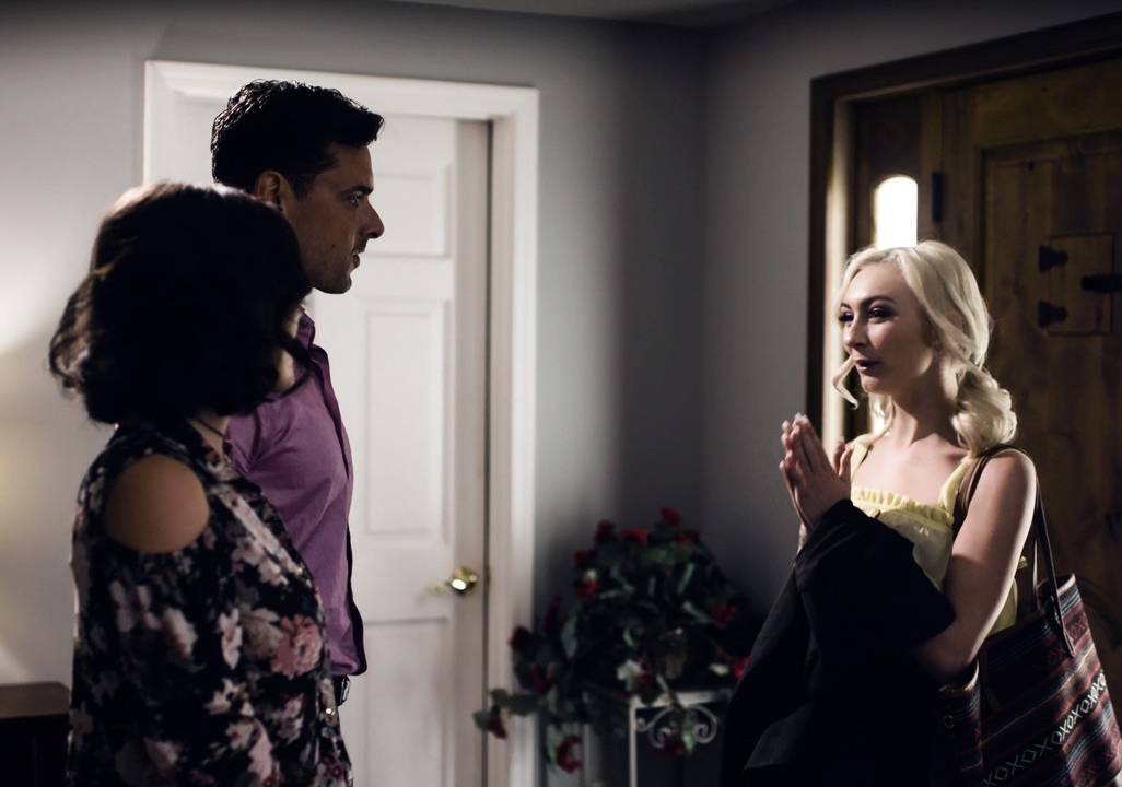 Крисси Линн ебется с пасынком в рот и волосатую письку чтобы отомстить мужу Крисси Линн ебется с пасынком в рот и волосатую письку чтобы отомстить мужу