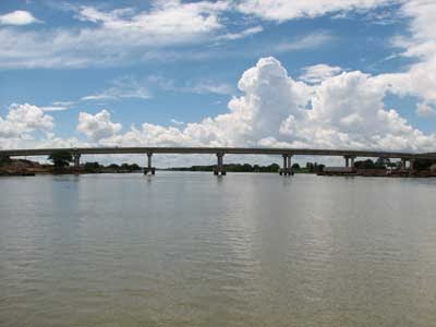 Ponte sobre o rio São Francisco em Ibó - Abaré.