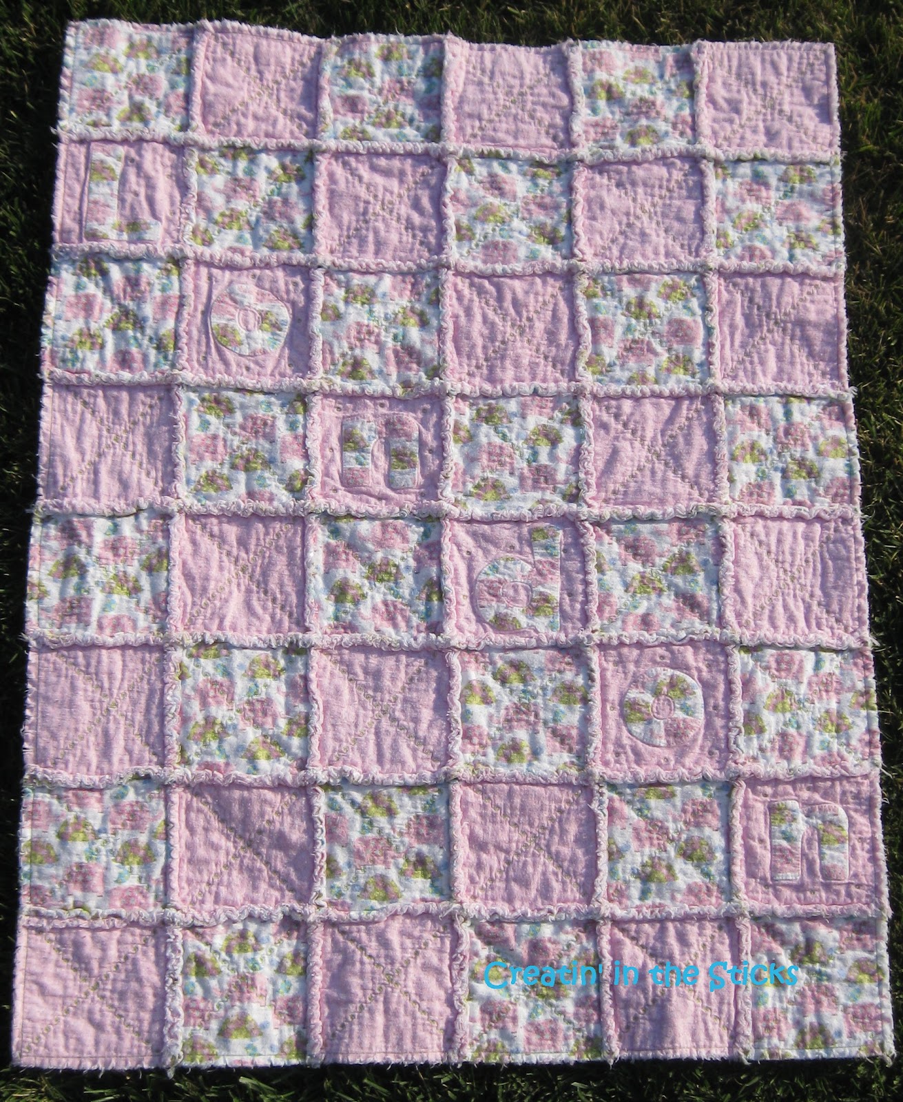 Creatin' in the Sticks How to Make a Flannel Rag Baby Quilt