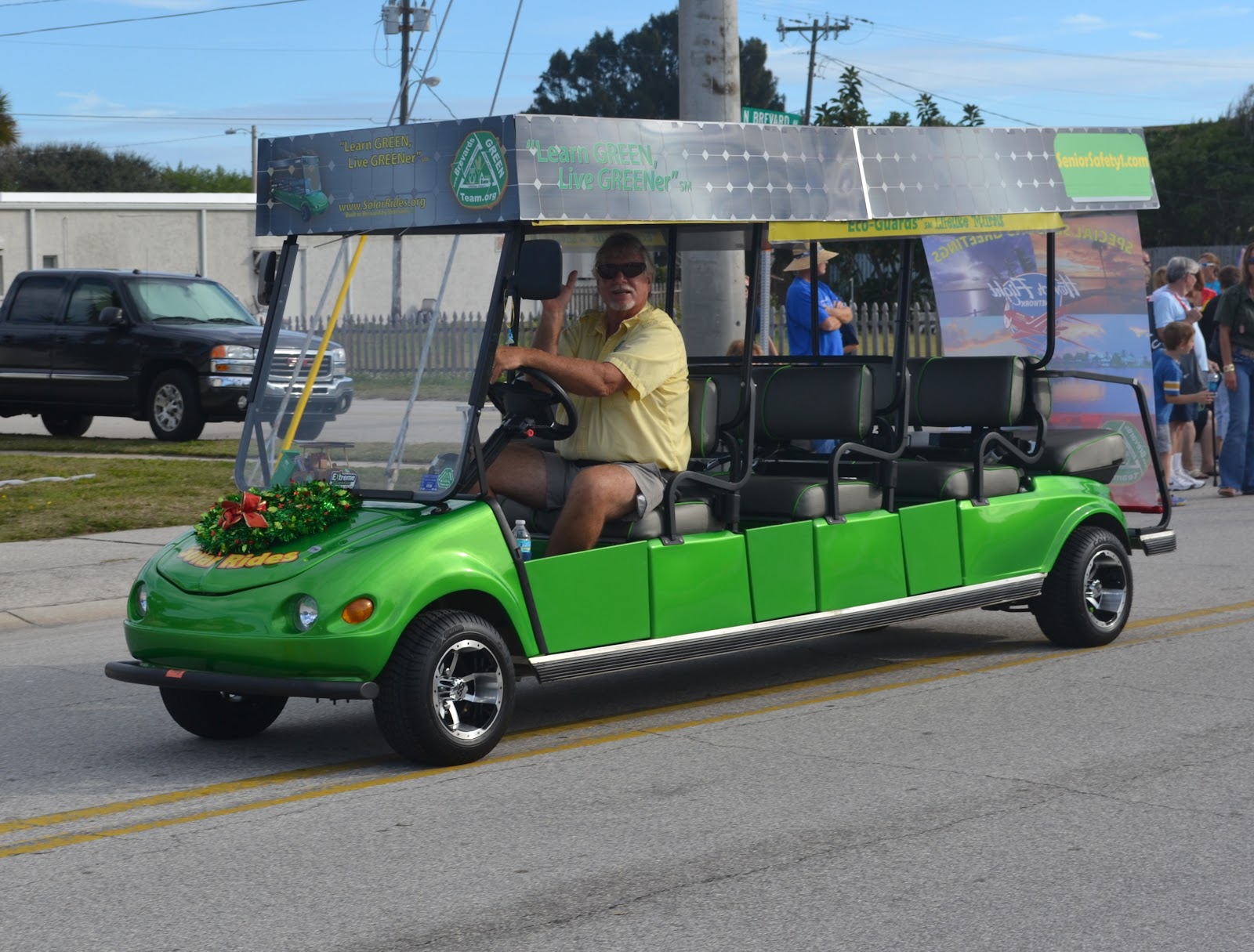 2012 Cocoa Beach Christmas Parade Video & Photos